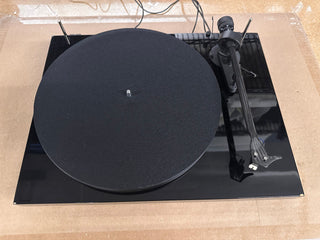 Pro-Ject: Debut Carbon EVO Turntable - High Gloss Black (Open Box Special)