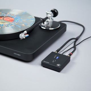Clearaudio: Concept AiR Black Turntable - Concept Tonearm / Concept Cartridge  (Open Box Special)