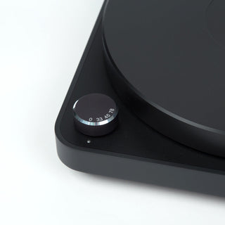 Clearaudio: Concept AiR Black Turntable - Concept Tonearm / Concept Cartridge  (Open Box Special)