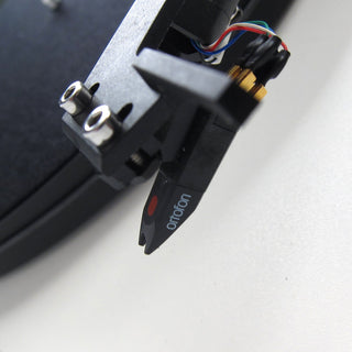 Pro-Ject: Vertical Turntable Right w/ Bluetooth