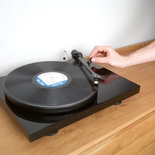 Pro-Ject: Debut Carbon EVO Turntable - High Gloss Black (Open Box Special)